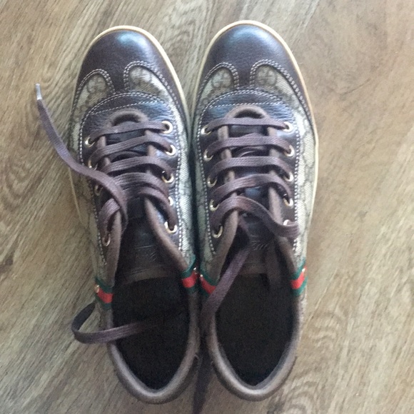 Gucci GG Supreme Sneakers - Picture 1 of 12